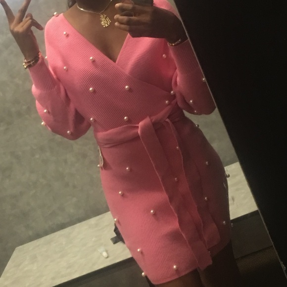 Fashion Nova ‘Happy Now’ - Picture 4 of 4